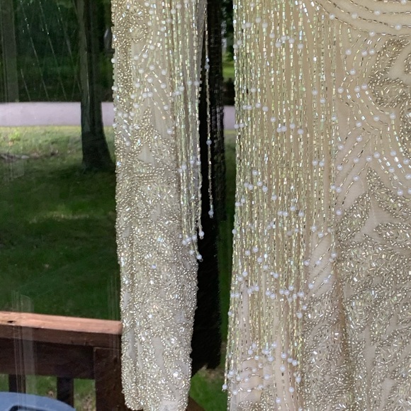 Formal dress - Picture 2 of 16